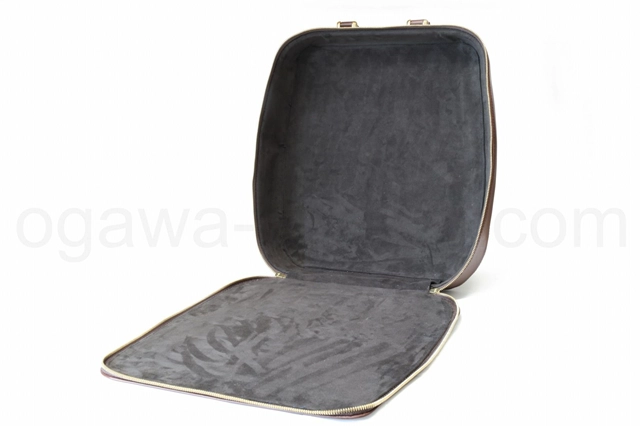 本革タイプライターケースの内部