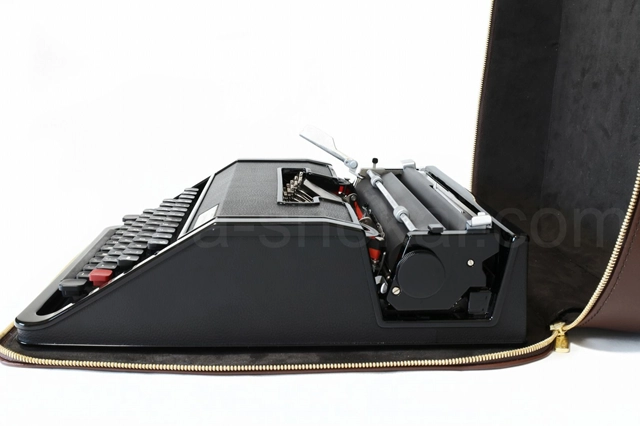 タイプライターケース 横から