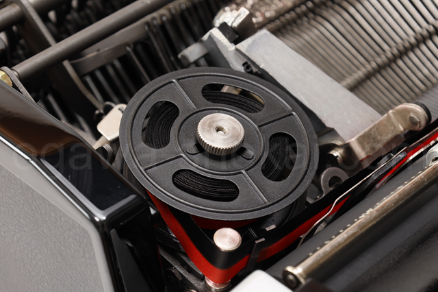 スプールは新品の金属製（6,740円相当）に交換