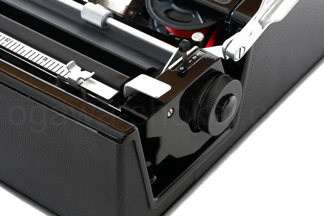 >よくある角の割れ欠けも修理済