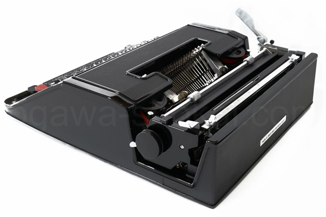 オリベッティ Lettera Black タイプライター