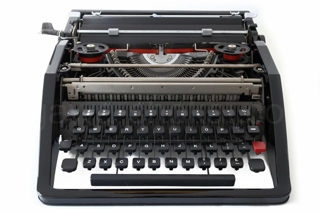 olivetti Lettera Black トップカバー