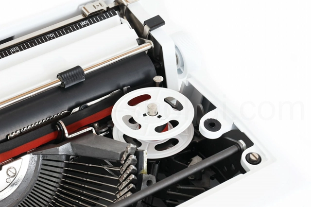 リボンスプールもホワイトに塗装済です。