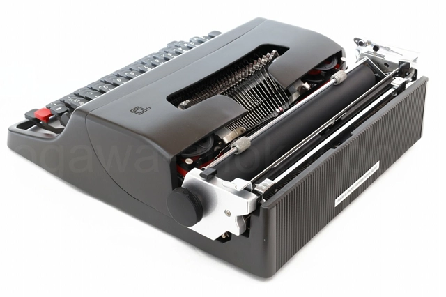 olivetti lettera 32 後