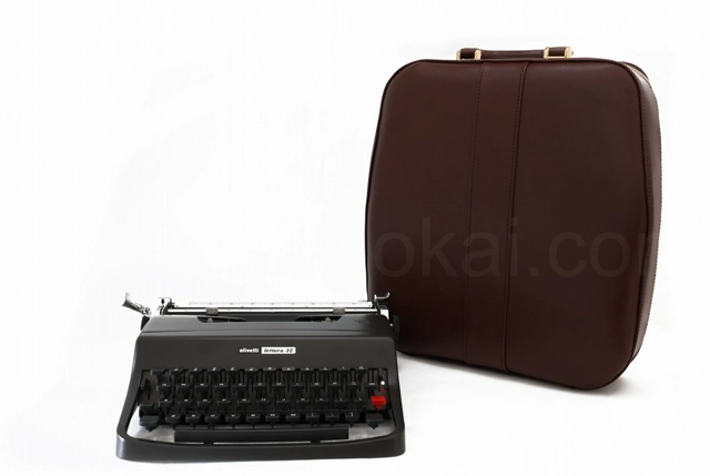 落ち着いたタイプライターと上品なケース