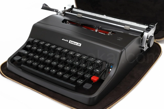 最高級アルカンターラ素材の内布で保護します。