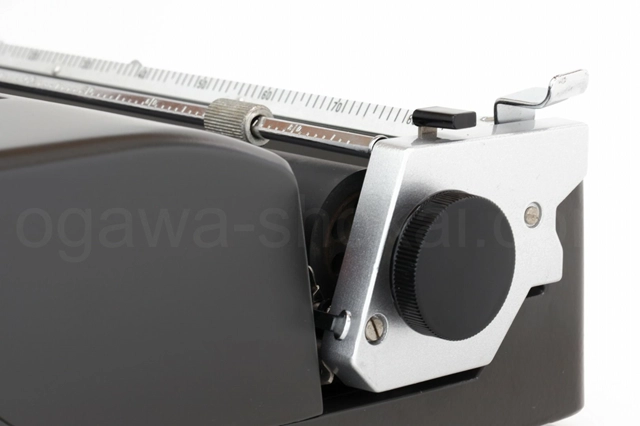 塗装はもちろん磨きも丁寧に行っていますので美しい艶が出ています。