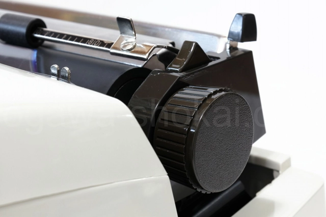 右プラテンノブも綺麗な状態です。