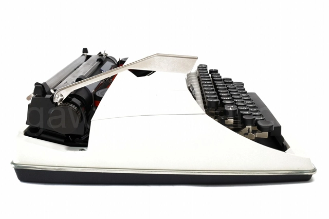 小傷はありますが大きな傷はありません。