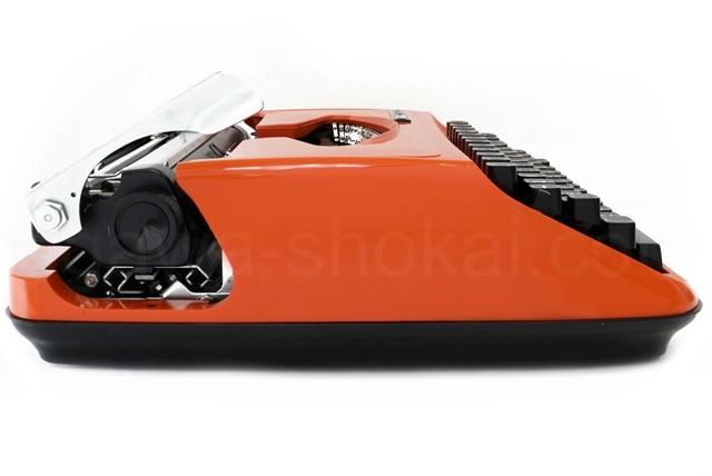 写真には映りにくいコスリ傷があります。