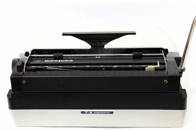 日本で作られたタイプライター