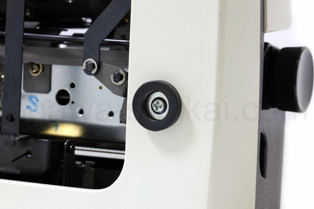 ゴム足交換は劣化なく良好です。