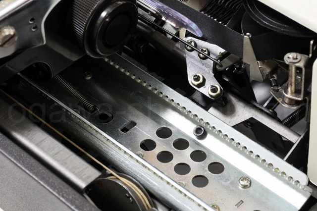 普段見えない部分もクリーニングしています。