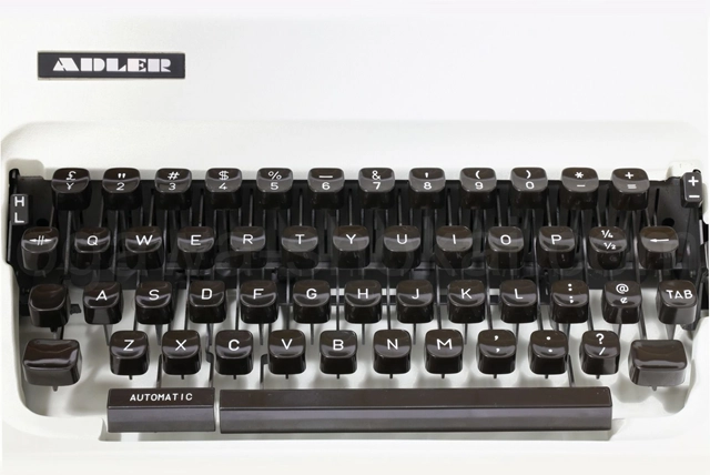 一般的な英文配列のキーボード