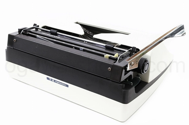 ADLER Contessa S タイプライター