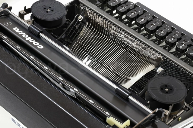 ADLER Contessa S タイプライター オーバーホール済の内部