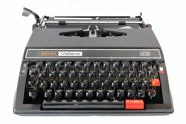 brother Valiant 413 中古タイプライター（黒）