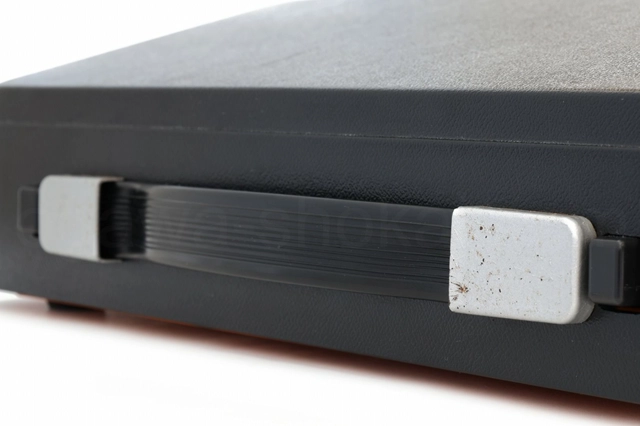 ケースの金具に軽微な錆があります