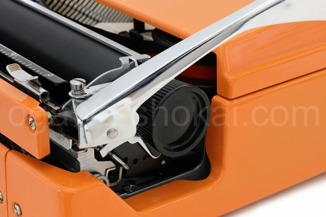 左プラテンノブは綺麗な状態です。