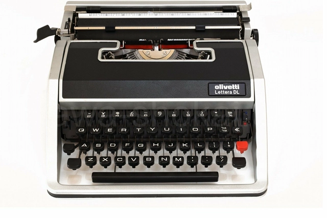 olivetti LetteraDL 中古タイプライター