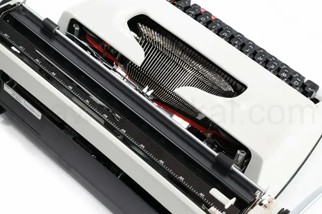 傷もなく新品同様の綺麗な状態を保っています。