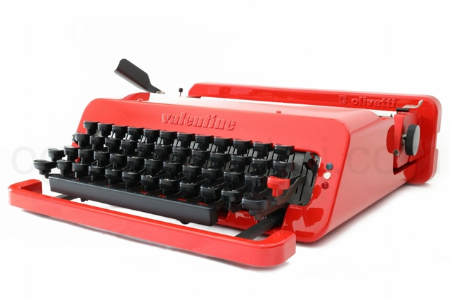 オリベッティ バレンタイン タイプライター 再塗装済の正面からの外観