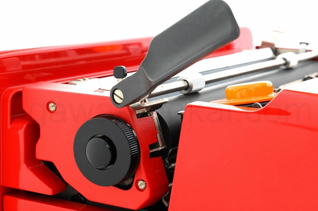 塗装はもちろん磨きも丁寧に行っていますので美しい艶が出ています。