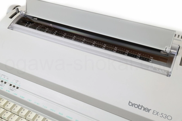 アクリルパネルの曇りはありません。