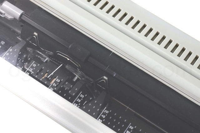 アクリルパネルに傷があります。