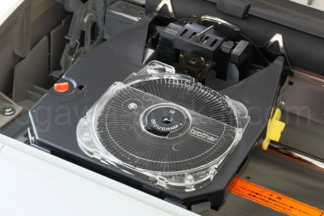 リボン／修正テープは新品に交換