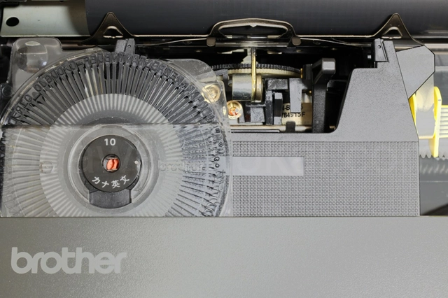 brother WORDSHOT 電子式タイプライター オーバーホール済の内部