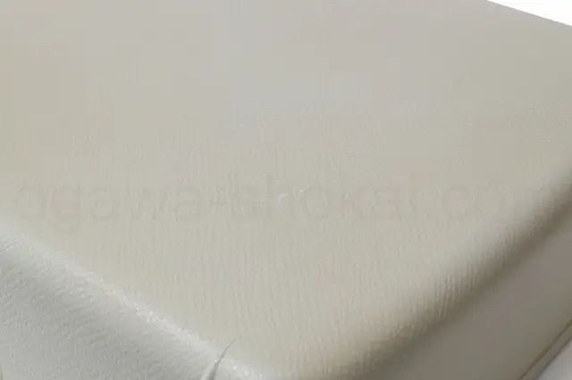 カバーの変色や傷