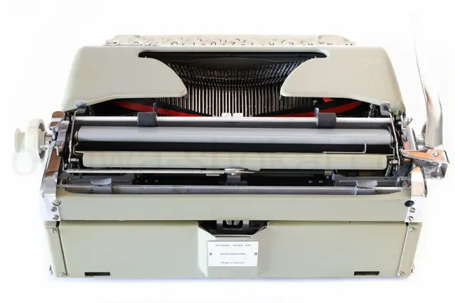 傷の多い背面も比較的綺麗な状態