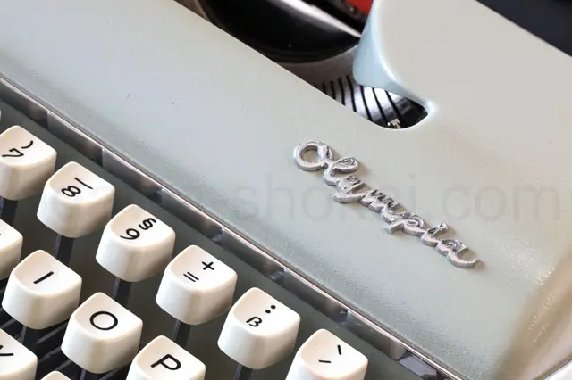 OLYMPIA SM2タイプライター