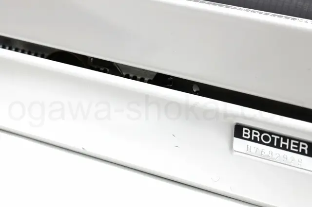 背面に複数の傷あり