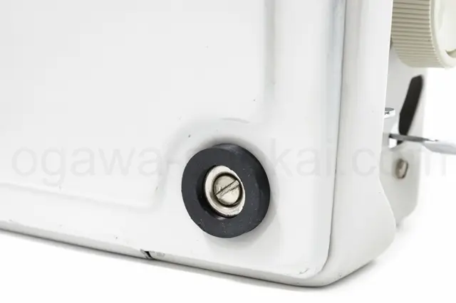 ゴム足は3Dプリンター製に交換済なのでズレません。