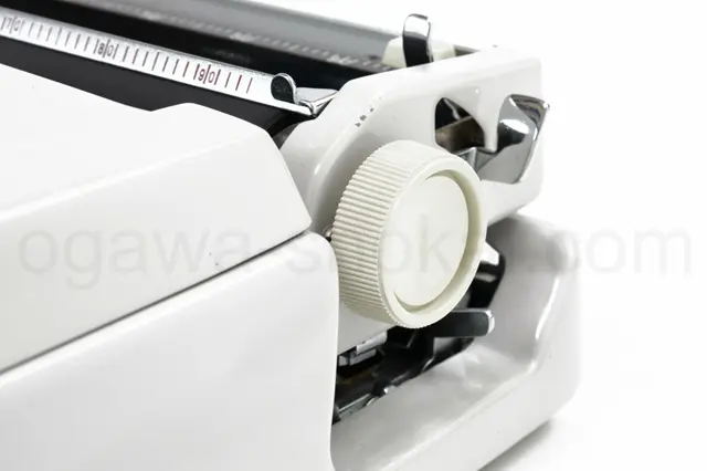 ノブや金属部分も綺麗な状態です。