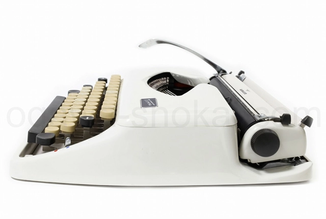 左右のプラテンノブは綺麗な状態です。