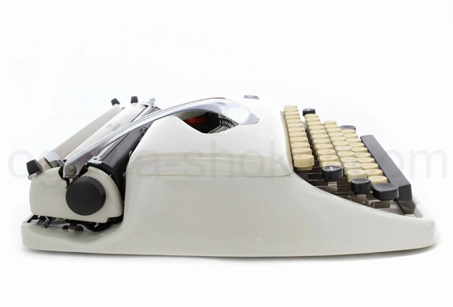 再塗装のないスタンダード品質なので傷汚れがあります。