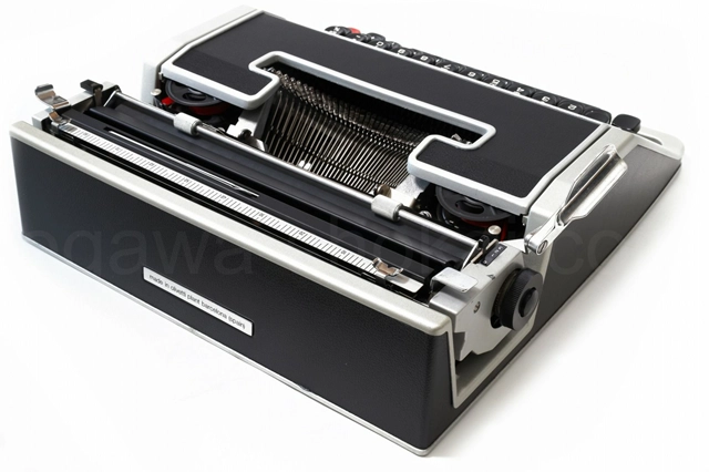 olivetti Lettera DL タイプライター