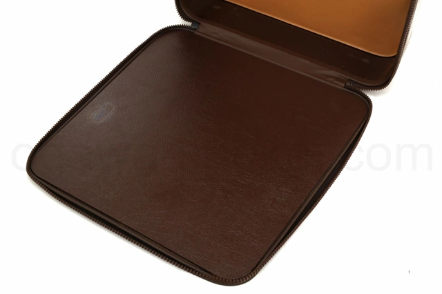 よくある底板の割れはありません。