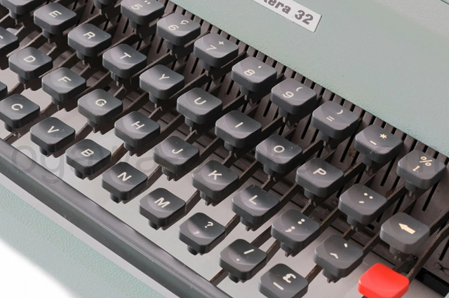 キーボードもクリーニング済なので気持ちよく使っていただけます