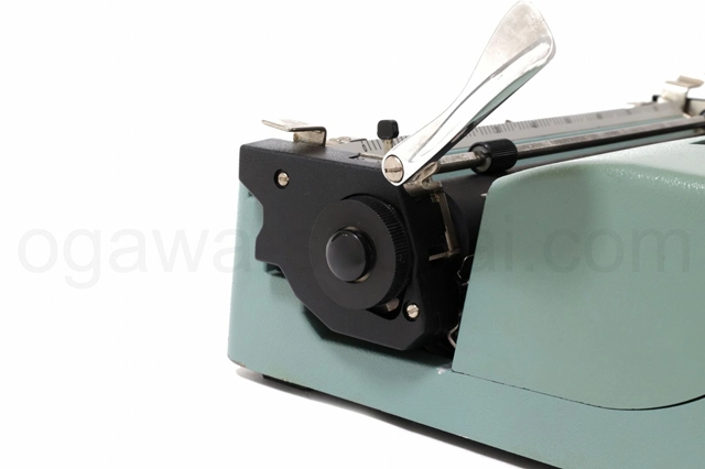 左ノブは比較的綺麗な状態です。