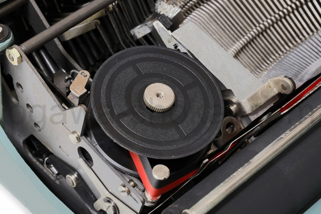 リボンはもちろん新品に交換済です。