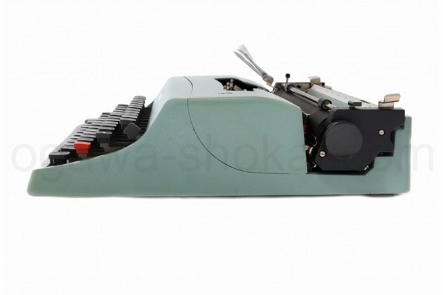 右側ボディーには痛みがあります。