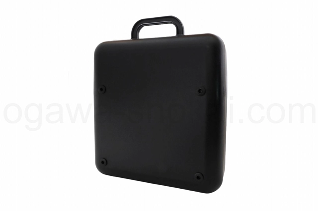 傷の多い裏面も傷消ししています。