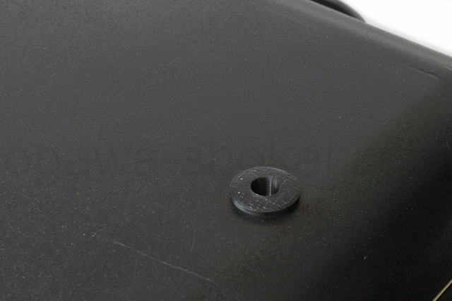 薄傷や少し深い傷があります。