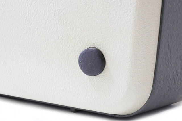 ケースのゴム足は3Dプリンター製に交換