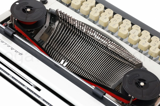 もちろんリボンは新品を装着しています