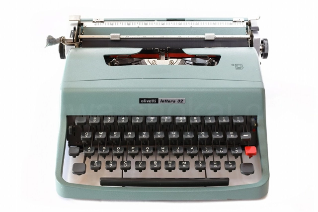 olivetti Lettera 32 中古タイプライター（カタカナ）